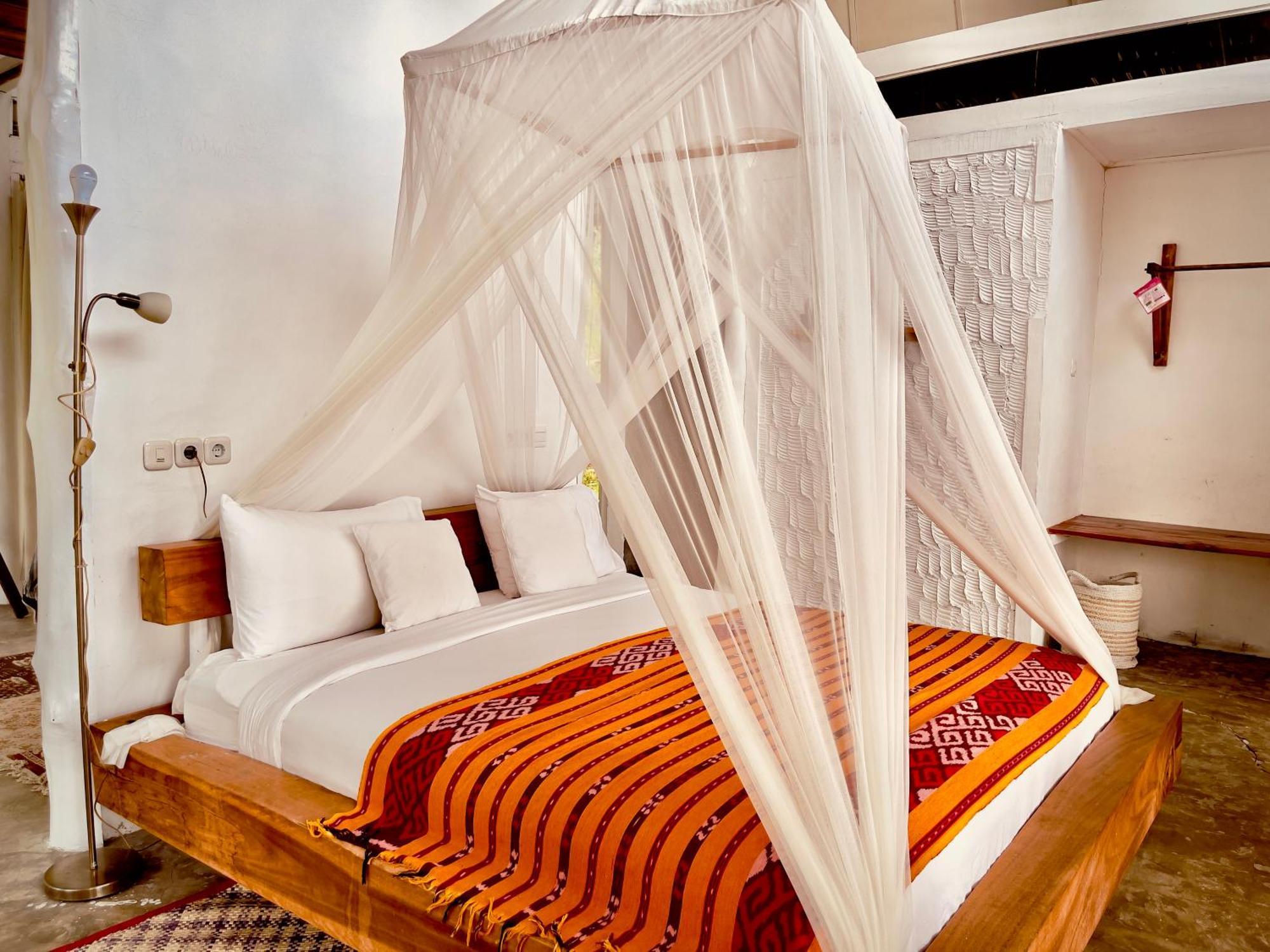 Manulalu Jungle Hotel Bajawa Ngoại thất bức ảnh