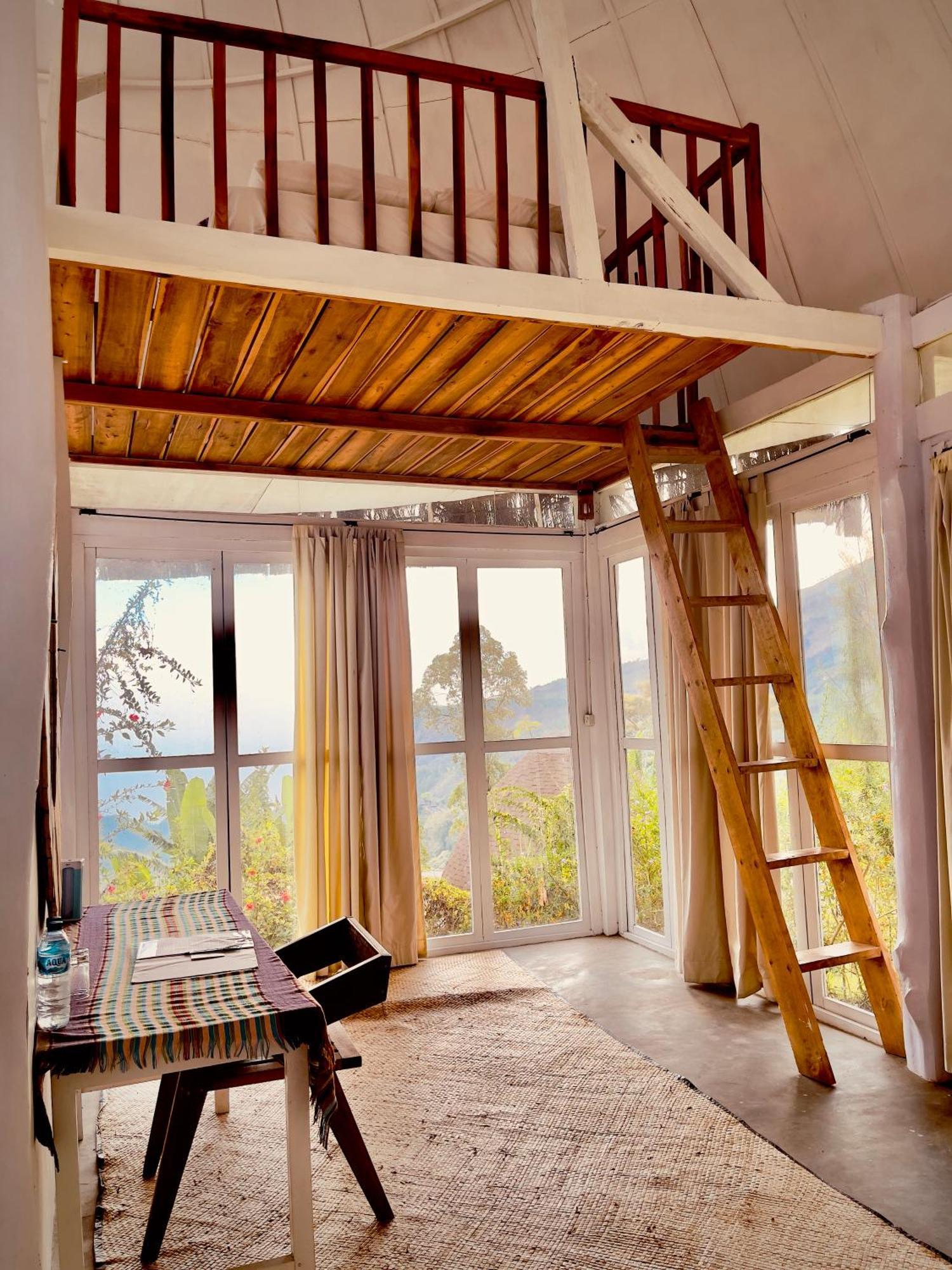 Manulalu Jungle Hotel Bajawa Ngoại thất bức ảnh