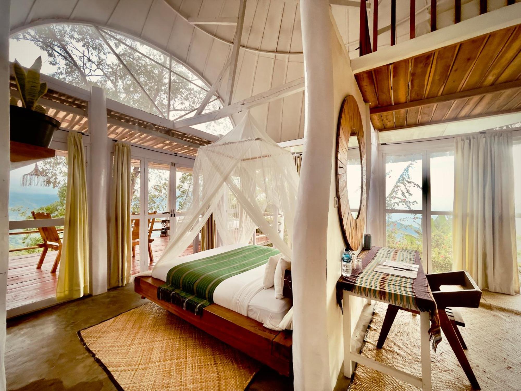 Manulalu Jungle Hotel Bajawa Ngoại thất bức ảnh