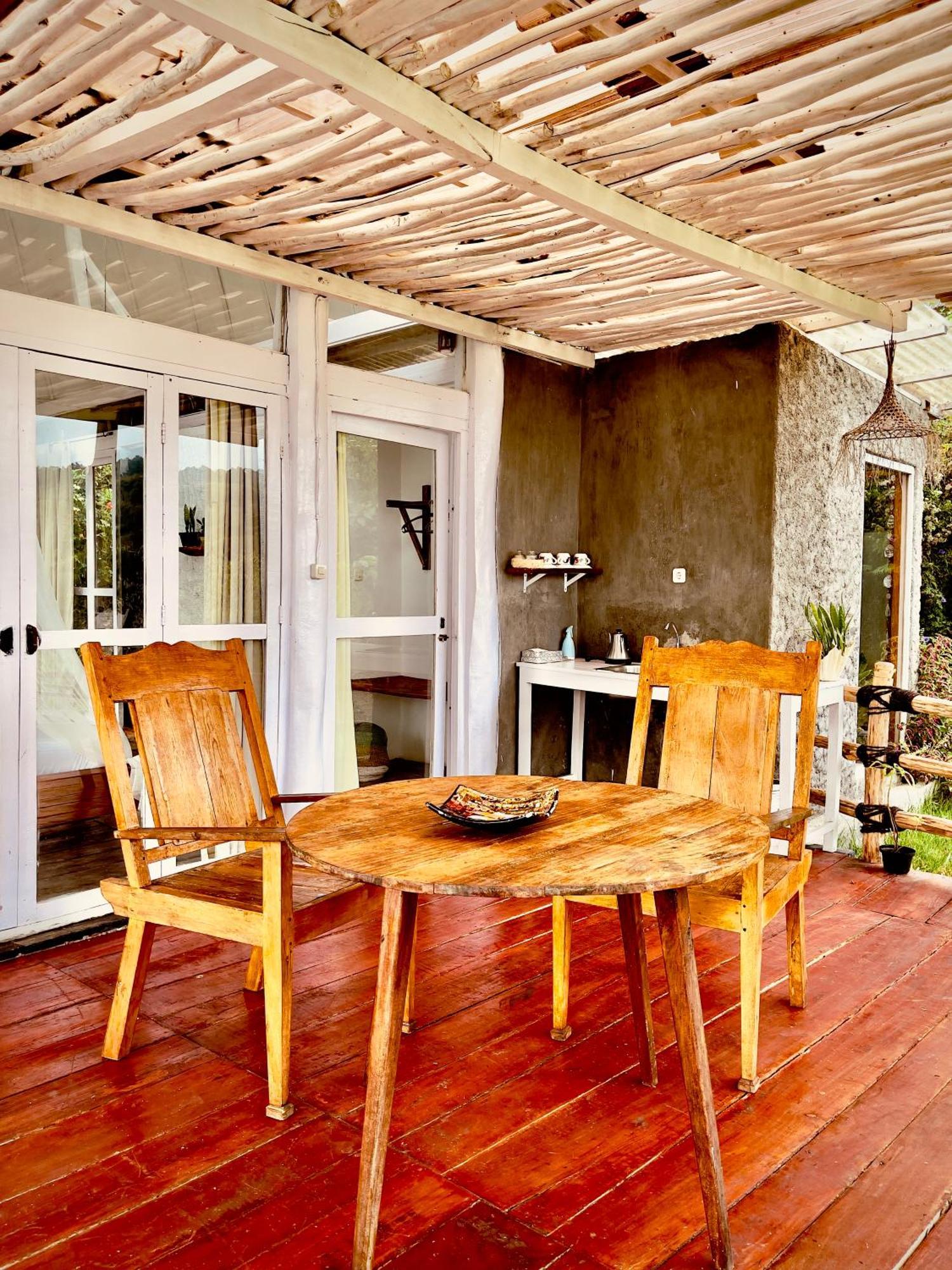 Manulalu Jungle Hotel Bajawa Ngoại thất bức ảnh