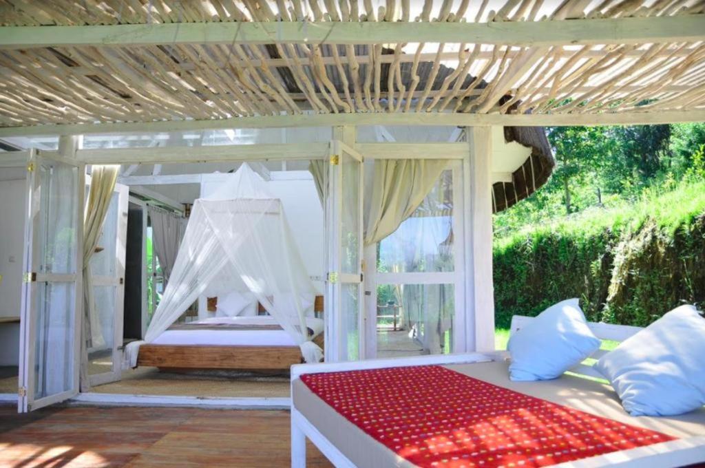 Manulalu Jungle Hotel Bajawa Ngoại thất bức ảnh